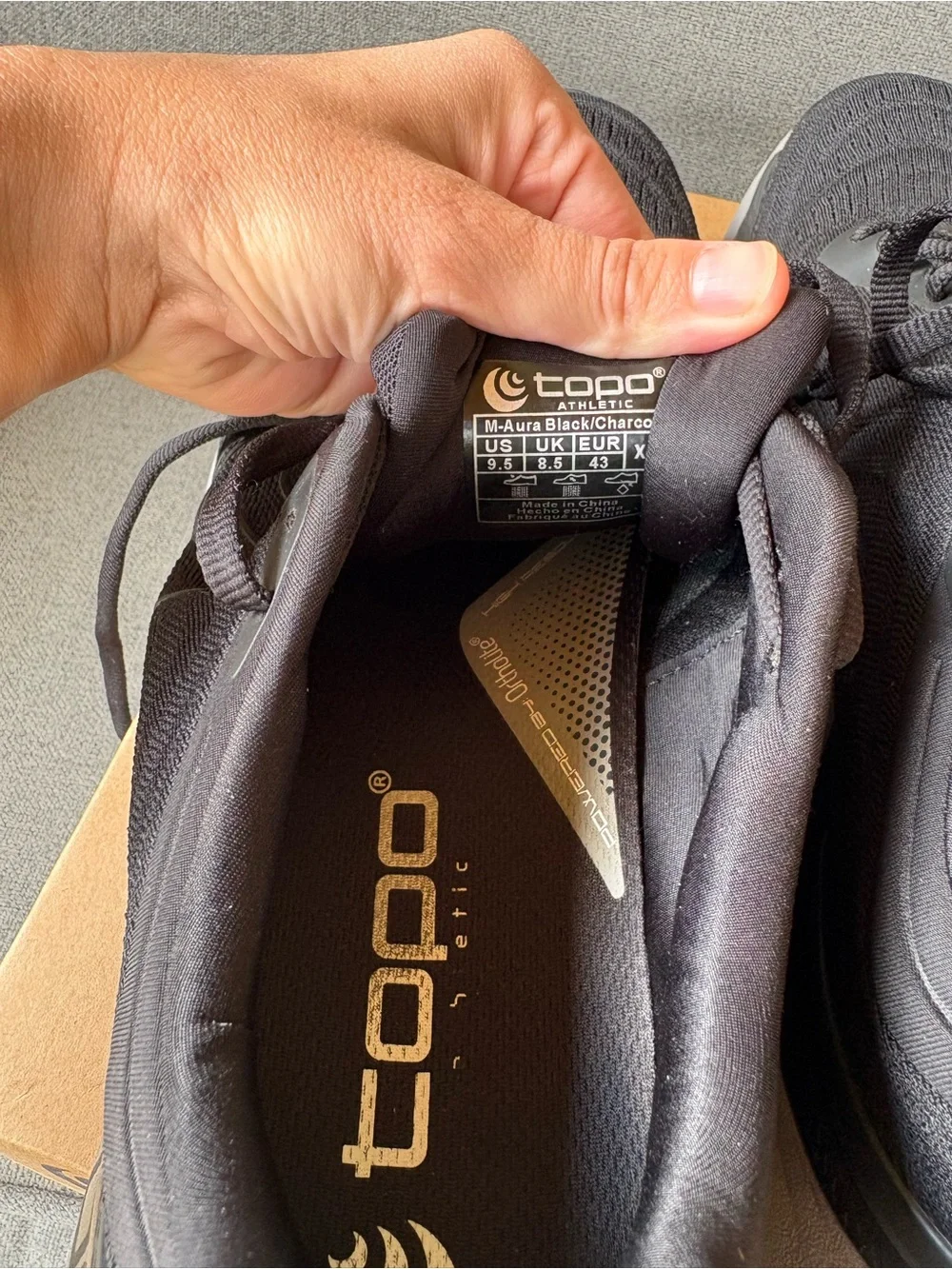 Topo Athletic Aura Running Shoes | Black/ Charcoal | Men’s 9.5 | Road Runner EUC